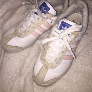 Adidas Samoa sneakers